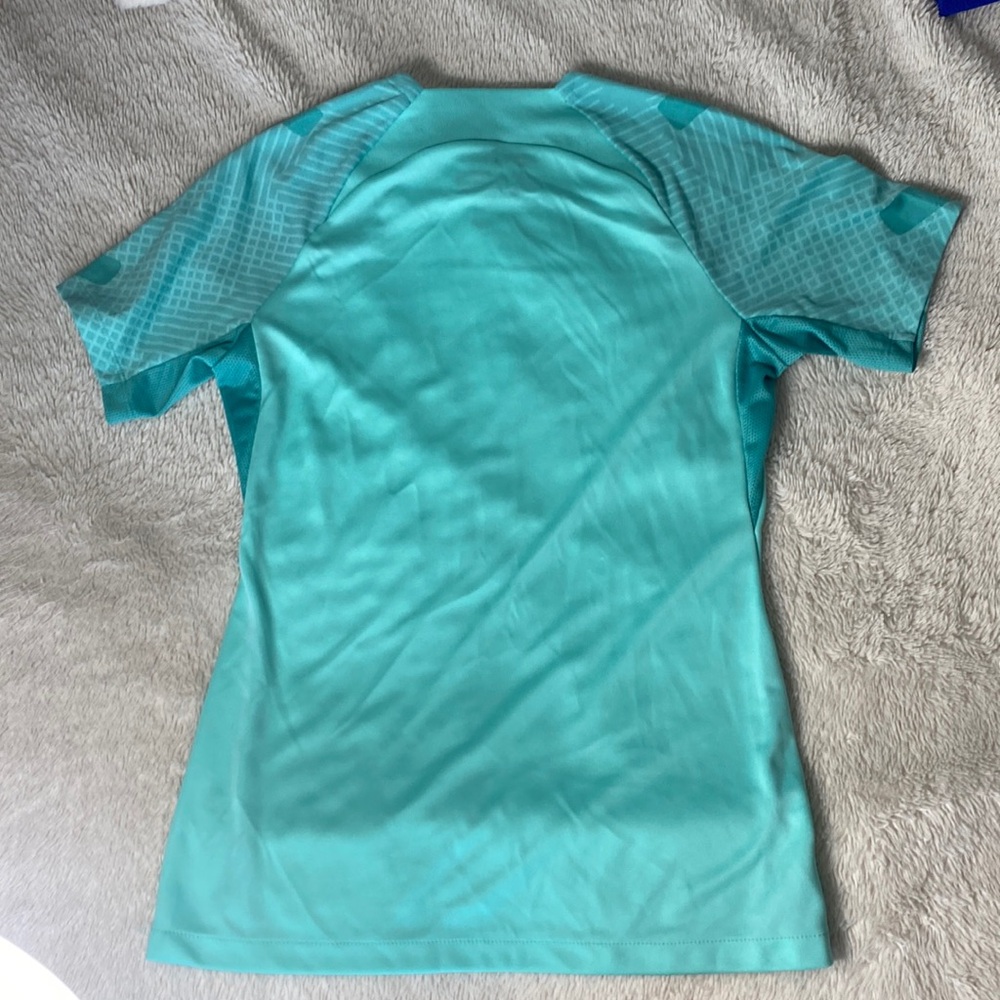 Nike Dri-Fit Tee - Picture 3 of 3
